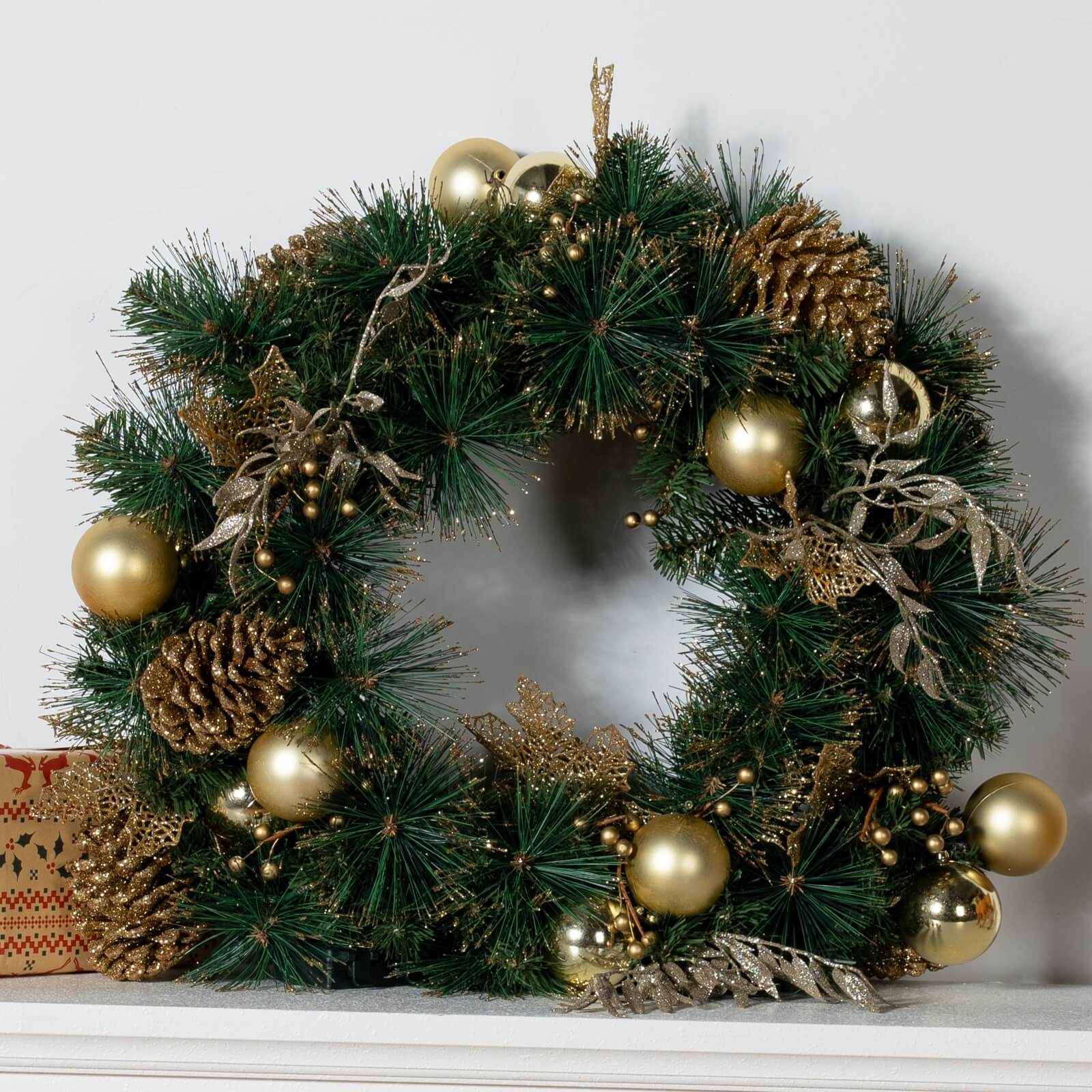 Artificial Christmas Wreath with Gold Accents – Pre-Lit or Unlit Options(PJW-2510)