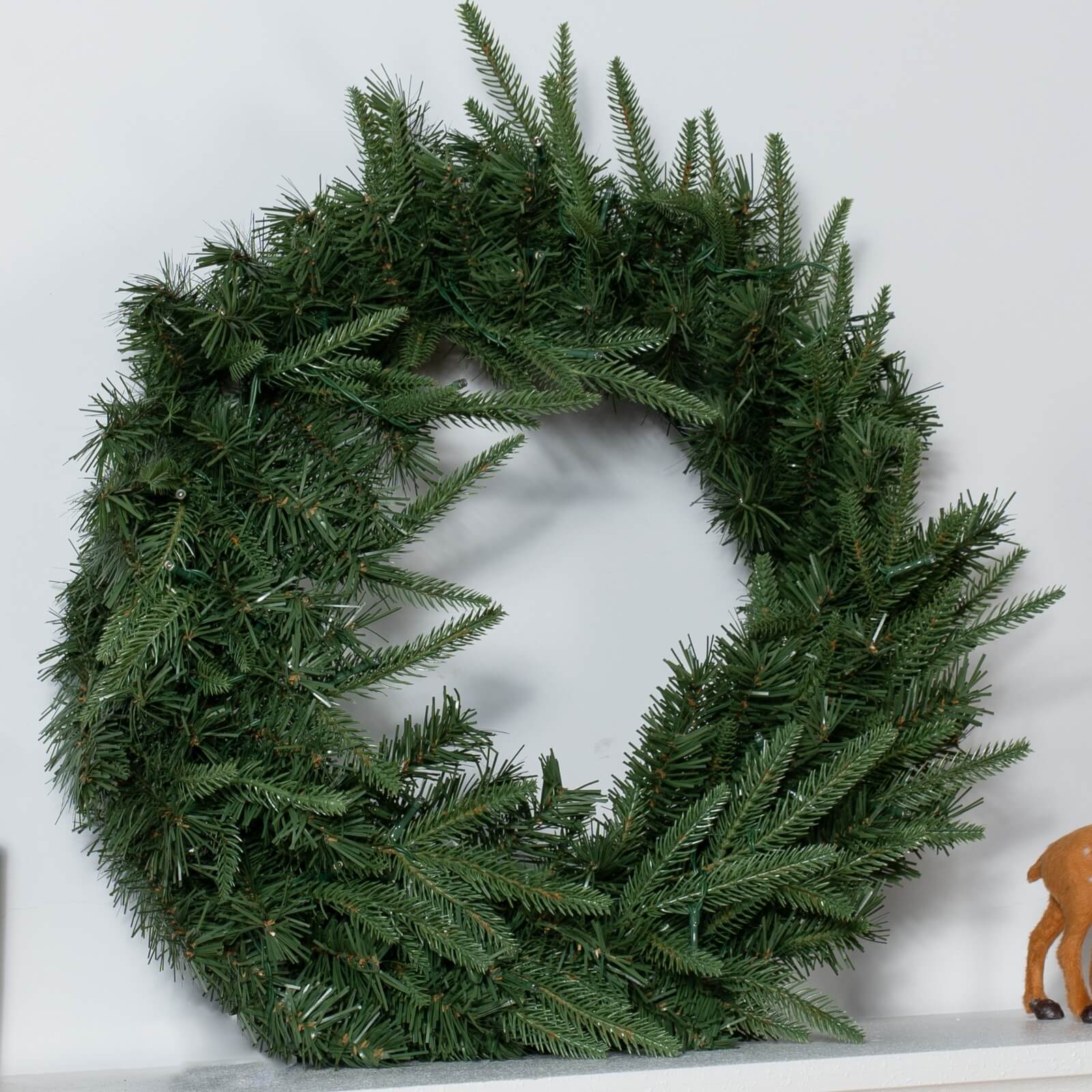 Festive Green Christmas Wreath with Optional LED Lights(PJW-2512)