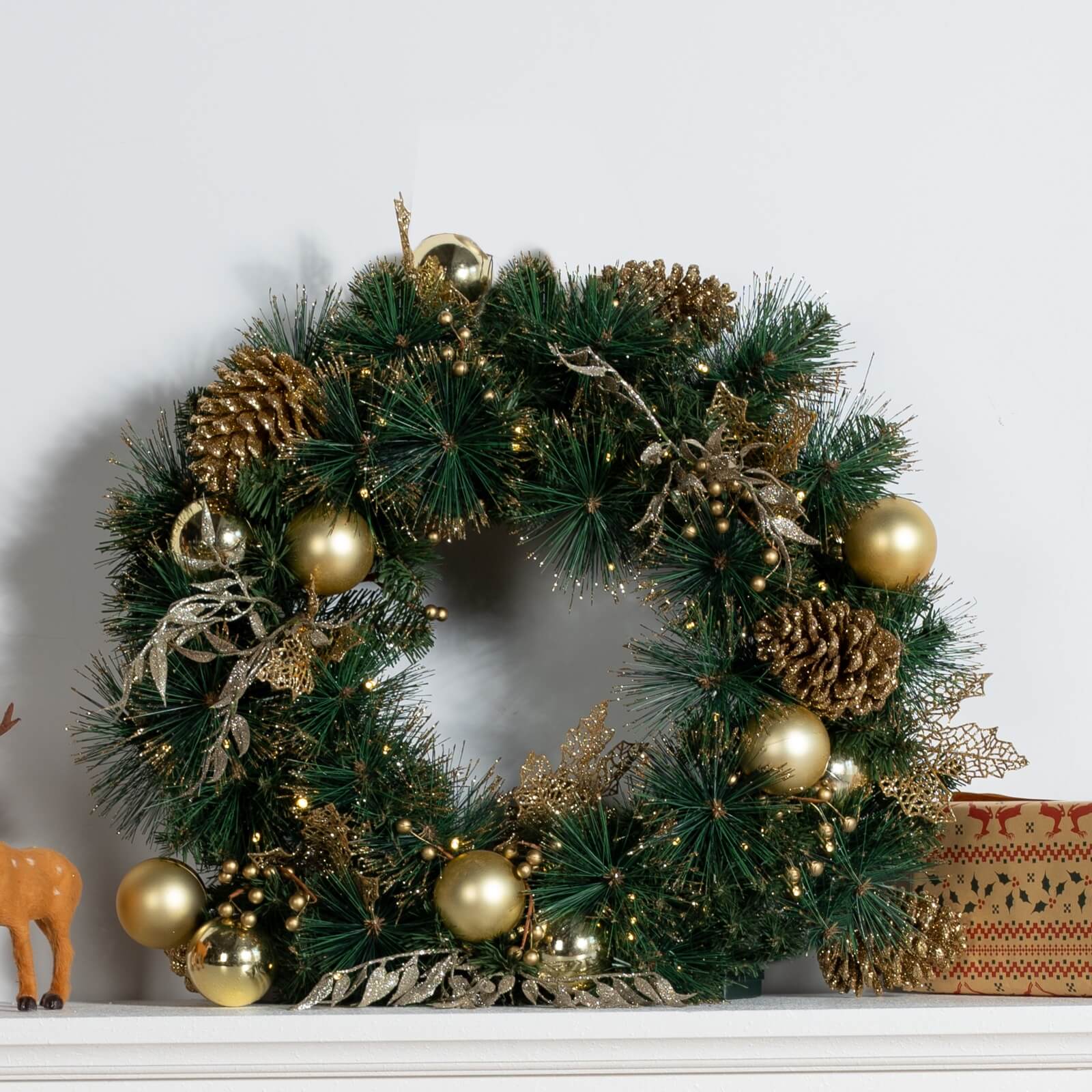 Artificial Christmas Wreath with Gold Accents – Pre-Lit or Unlit Options(PJW-2510)
