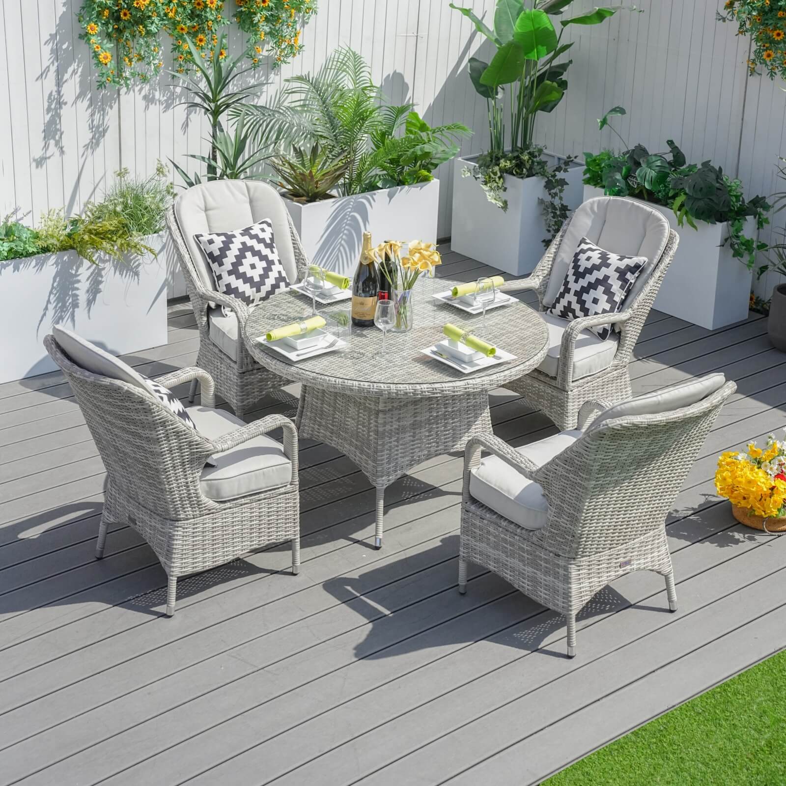 Parma 4-Seat Patio Dining Set with Round Table (PAD-1709+009)